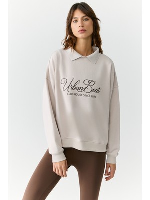 Urban Beat Alexıa Kadın Triko Gömlek Yakalı Baskı Detaylı Relaxed Taş Rengi Sweatshirt