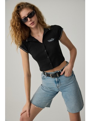 Urban Beat Kaela Kadın Triko Polo Yaka Düğmeli Kısa Kollu Baskı Detaylı Siyah T-Shirt