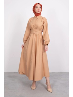 Tesettür Diyarı Gömlek Yaka Kendinden Kuşaklı Trikoton Kumaş Yazlık Tesettür Elbise- Vizon Standart Beden (36-42 Uyumludur)