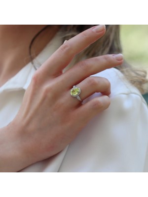 Necati Gün Yeşil Neon Zirkon Taşlı Oval Gümüş Yüzük