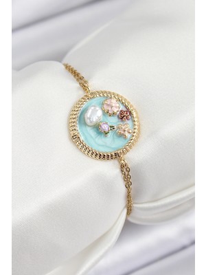 Zemira Home 316L Çelik Zincir Turkuaz Mineli Sanatsal Portre Inci Detaylı Çiçek Model Gold Renk Kadın Bileklik