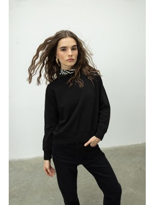 Tubia Bisiklet Yaka Basic Şardonsuz Sweatshirt