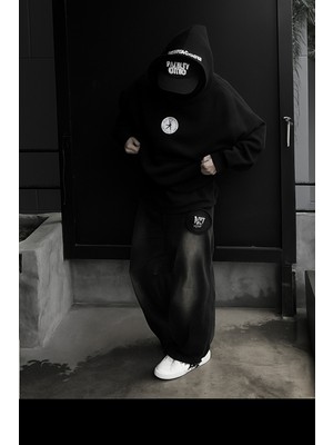 Bellanova 3 Iplik Kapüşonlu Kanguru Cepli Sweatshirt – Göğüs Yuvarlak Minimal Baskılı Unisex