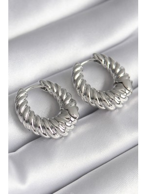 Clariss Pirinç Gümüş Renk Halka Sarmal Model Kadın Küpe