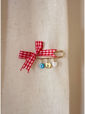 Atelier Çağla Pötikare Fiyonk Kurdele Harfli Nazar Boncuklu Iskoç Yaka Iğnesi Broş Iğne