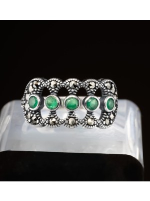 Yıldırım Yeşil Doğal Taş ve Markazit Detaylı 925 Ayar Gümüş Yüzük – Çoklu Taşlı Klasik El Işçiliği Tasarım