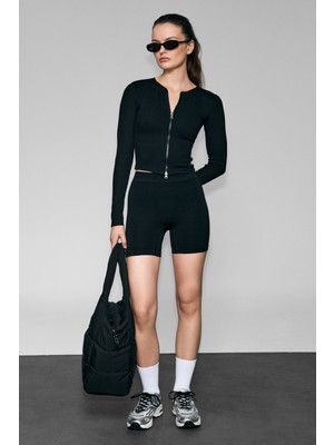 Urban Beat Tullıa Kadın Önü Fermuarlı Baskılı Esnek ve Yumuşak Kumaşlı Slim Fit Siyah Bluz