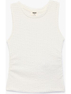 Koton Dokulu Viskon Karışımlı Büzgülü Kolsuz Bisiklet Yaka Bluz