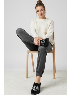 Gezer Kışlık Rahat Taban Işlemeli Günlük Kadın Ev-Halı Terliği