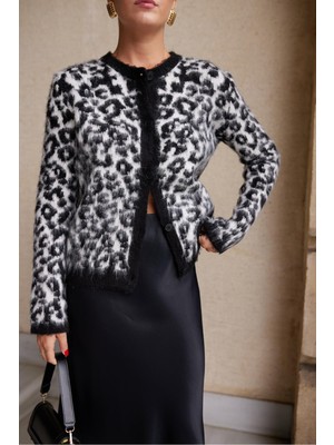 Newco Siyah Leopar Desenli Triko Hırka Kadın Standart Kalıp Şık ve Rahat Tasarım