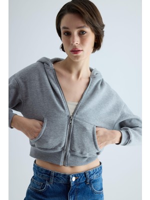 Tubia Kadın Gri Renk Kapüşonlu Şardonlu Crop Sweatshirt Hırka