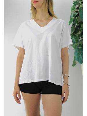 End Black Store Geniş V Yaka Kadın Tişört Beyaz 1090.35
