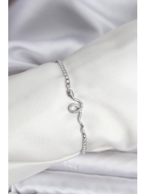 Inure Jewelry Yılan Model Zirkon Taşlı Gümüş Renk Pirinç Su Yolu Kadın Bileklik