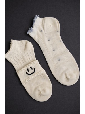 TrendyChic Gülen Yüz ve Kalp Desenli Beyaz Çorap