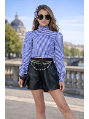 Riccotarz Kız Çocuk Üzeri Dikey Çizgi ve Sırtında Düğme Detaylı Mavi Gömlek Deri Şortlu Takım