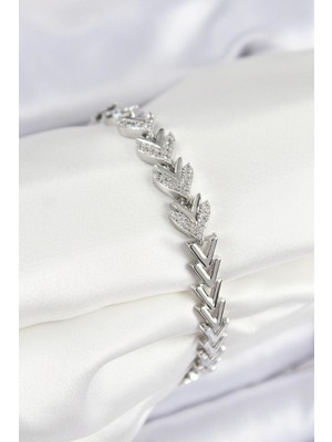 Inure Jewelry Pirinç Zirkon Taşlı Sıralı Ok Model Gümüş Renk Kadın Bileklik