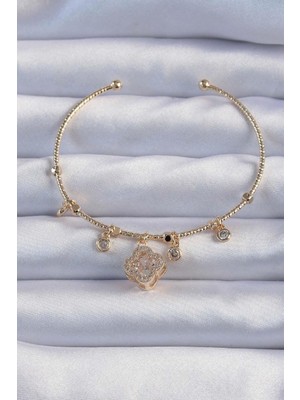 Inure Jewelry Pirinç Altın Renk Zirkon Taşlı Yonca Model Charm Bileklik