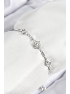 Inure Jewelry Pirinç Zirkon Taşlı Kar Tanesi Model Gümüş Renk Asansörlü Kadın Bileklik