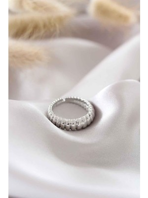 Inure Jewelry Gümüş Renk Ayarlamalı Burgu Kadın Yüzük