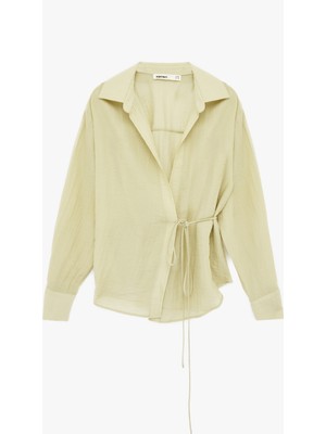 Koton Viskon Uzun Kollu Yandan Bağlama Detaylı Kruvaze Gömlek