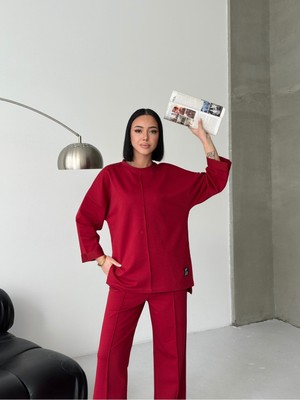 Moda Paketi Kadın Patch Detaylı Oversize Ikili Takım – Rahat Kalıp Sweatshirt ve Paça Detaylı Pantolon