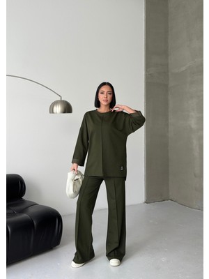 Moda Paketi Kadın Patch Detaylı Oversize Ikili Takım – Rahat Kalıp Sweatshirt ve Paça Detaylı Pantolon