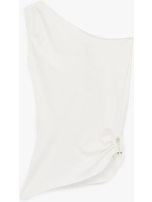 Koton Viskon Asimetrik Metal Aksesuar Detaylı Kolsuz Bluz