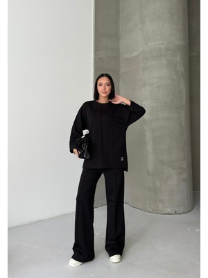 Moda Paketi Kadın Patch Detaylı Oversize Ikili Takım – Rahat Kalıp Sweatshirt ve Paça Detaylı Pantolon