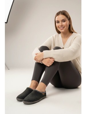 Gezer Unisex Kışlık Keçe Sessiz Rahat Taban Ev Halı Misafir Terliği
