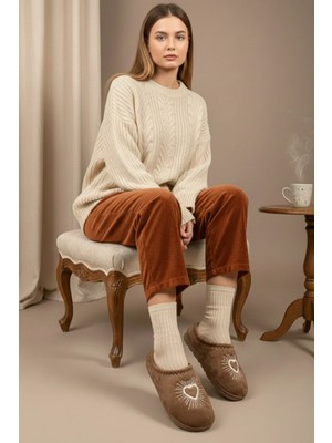 Gezer Kışlık Nakışlı Kalp Tasarım Rahat Taban Günlük Kadın Ev-Halı Terliği