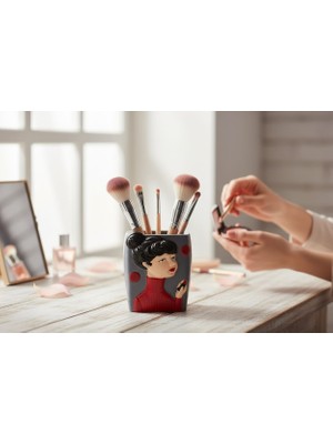 Kelebek Rüyası Sanat Atölyesi Dekoratif Rujlu Kız Fırçalık,kalemlik (Gri)