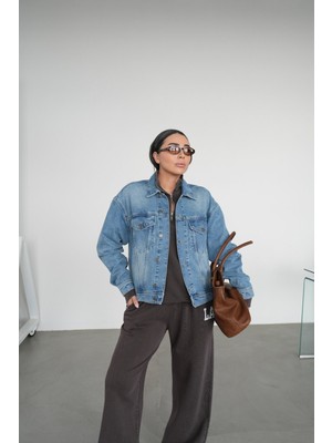 Özge Özgenç Çift Cepli Taşlamalı Basic Denim Ceket