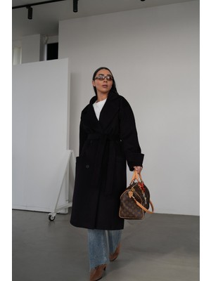 Özge Özgenç Kruvaze Yaka Kendinden Kuşaklı Kaşe Kaban