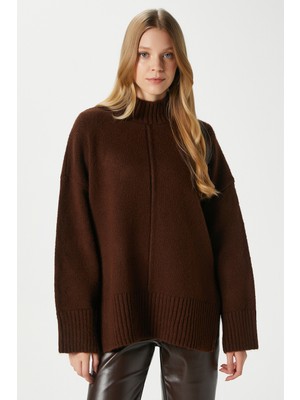 Ritnice Kadın Wonder Yumuşacık Dik Yaka Kahverengi Yırtmaçlı Oversize Triko Kazak