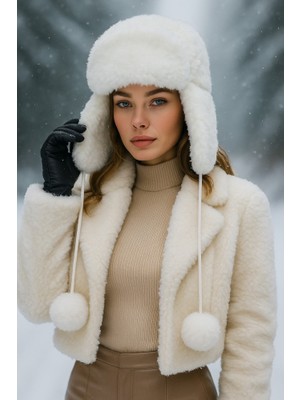 Yake Store  Kadın Siyah Ponponlu Kürklü Kulaklıklı Peluş Şapka Bere BERE1103 - Ekru