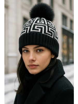 Yake Store  Kadın Bej Desenli Ponponlu Yünlü Bere BERE1144 - Siyah