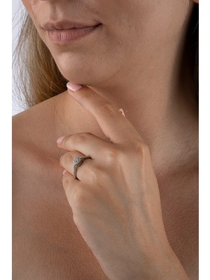 INNUENDO JEWELRY 925 Ayar Gümüş Pırlanta Montürlü Kare Taşlı Yüzük Zirkon Taşlı Kadın Şık Tektaş Yüzük