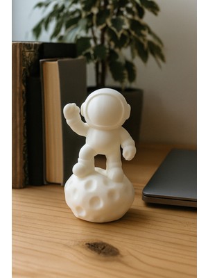 Sora Design Dekoratif Mini Astronot Figürü, Ay Taşı Üzerinde Masaüstü Süsü