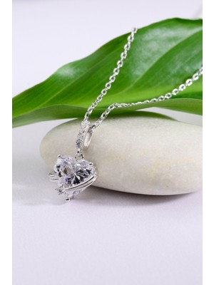 Altın Kaplama 925 Ayar Gümüş Kalp Kesim Taşlı Yıldız Detaylı Kolye