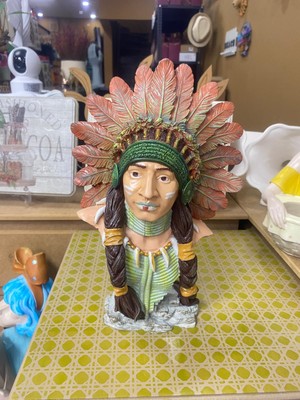 Renkli Fırça Kızıl Derili Polyester Biblo Hediyelik