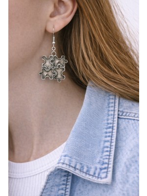 Herşey Nota Puzzle Parça Motifli Gümüş Renk Metal Unisex Sallantılı Küpe