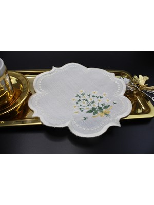 Nakışkonsept Papatya Desenli Puanlı Kokteyl Peçete 1ADET