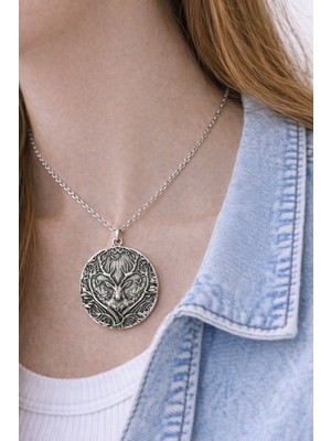 Herşey Nota Geyik Başlı Yaşam Ağacı Motifli Gümüş Renk Metal Unisex Doğa Temalı Kolye