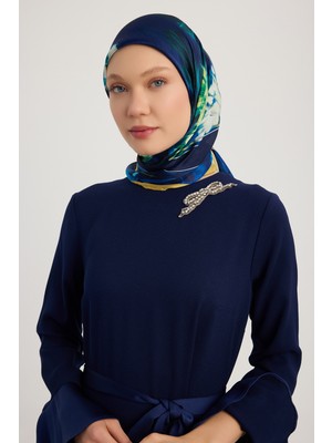 Schaless Gizli Bahçe - Lacivert - Aurora Desenli Janjan Eşarp - 90X90 cm