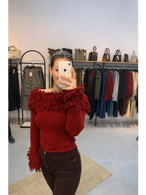 Ecenin Favorileri Madonna Yaka Yakası ve Kolları Püsküllü Bordo Kadın Kazak