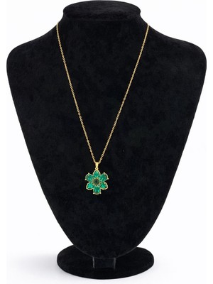 Pangu Yeşil Taşlı Çiçek Motifli Altın Renk Çelik Zincir Kolye