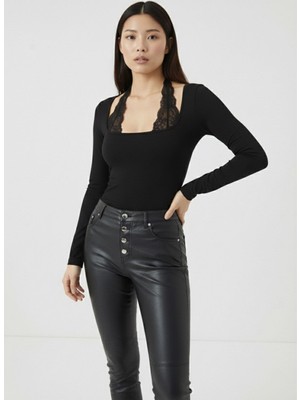 Avakado Boyunda Bağlamalı Dantel Detaylı Uzun Kollu Bluz