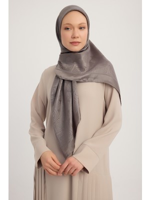 A1111 Jakarlı Parlak Saten Eşarp 110X110CM - Füme