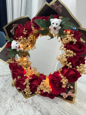 Kamira Işıklı Aynalı Kırmızı Gül Buketi Aranjmanı Dekoratif Çiçek Tasarımı