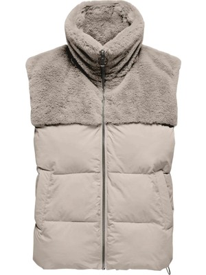 Only Kadın Onlwanja Dik Yaka Peluş Detaylı Yelek 15322053 Krem